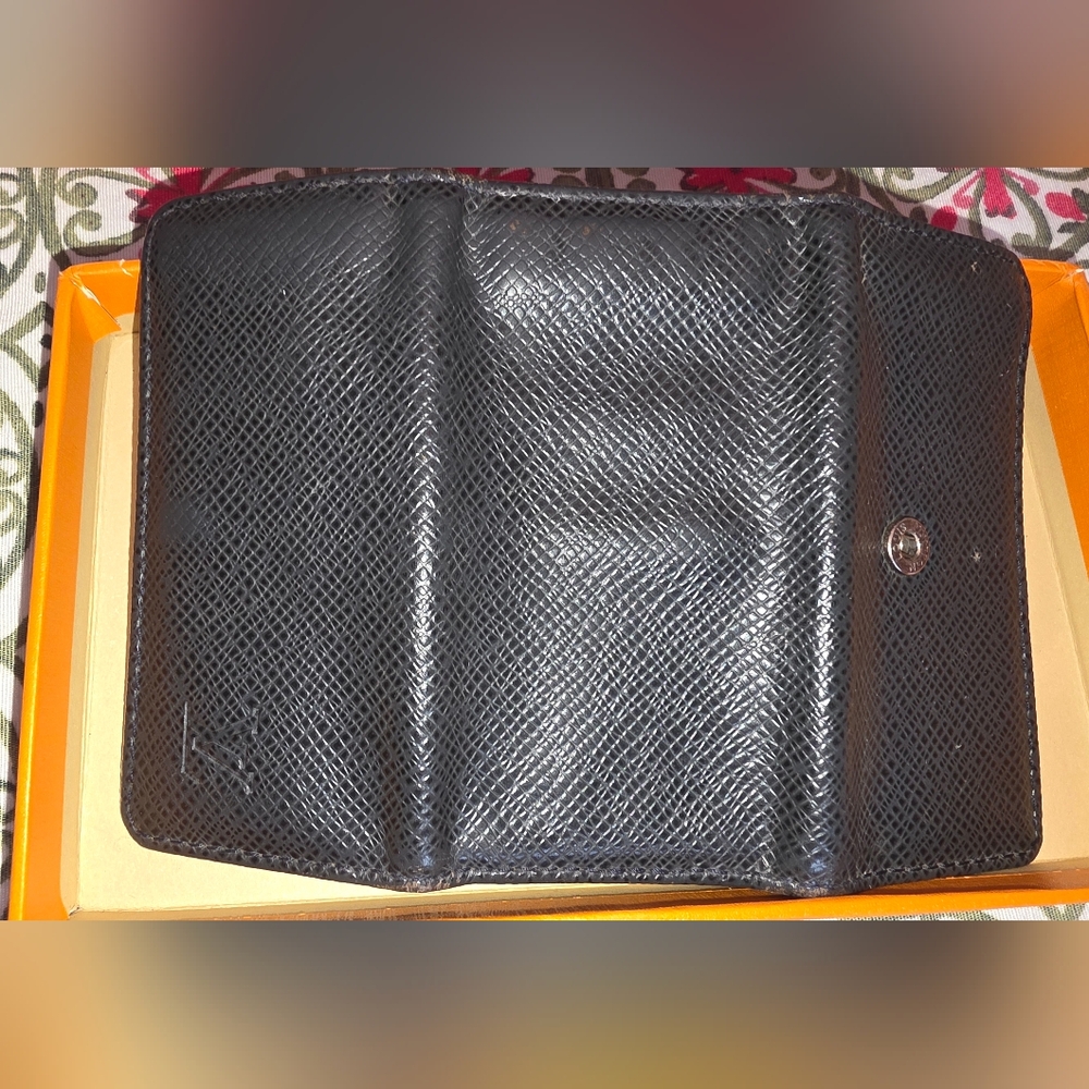 Pre-loved Black Louis Vuitton Taiga Multicles 4 Ring Key Holder - Picture 6 of 9